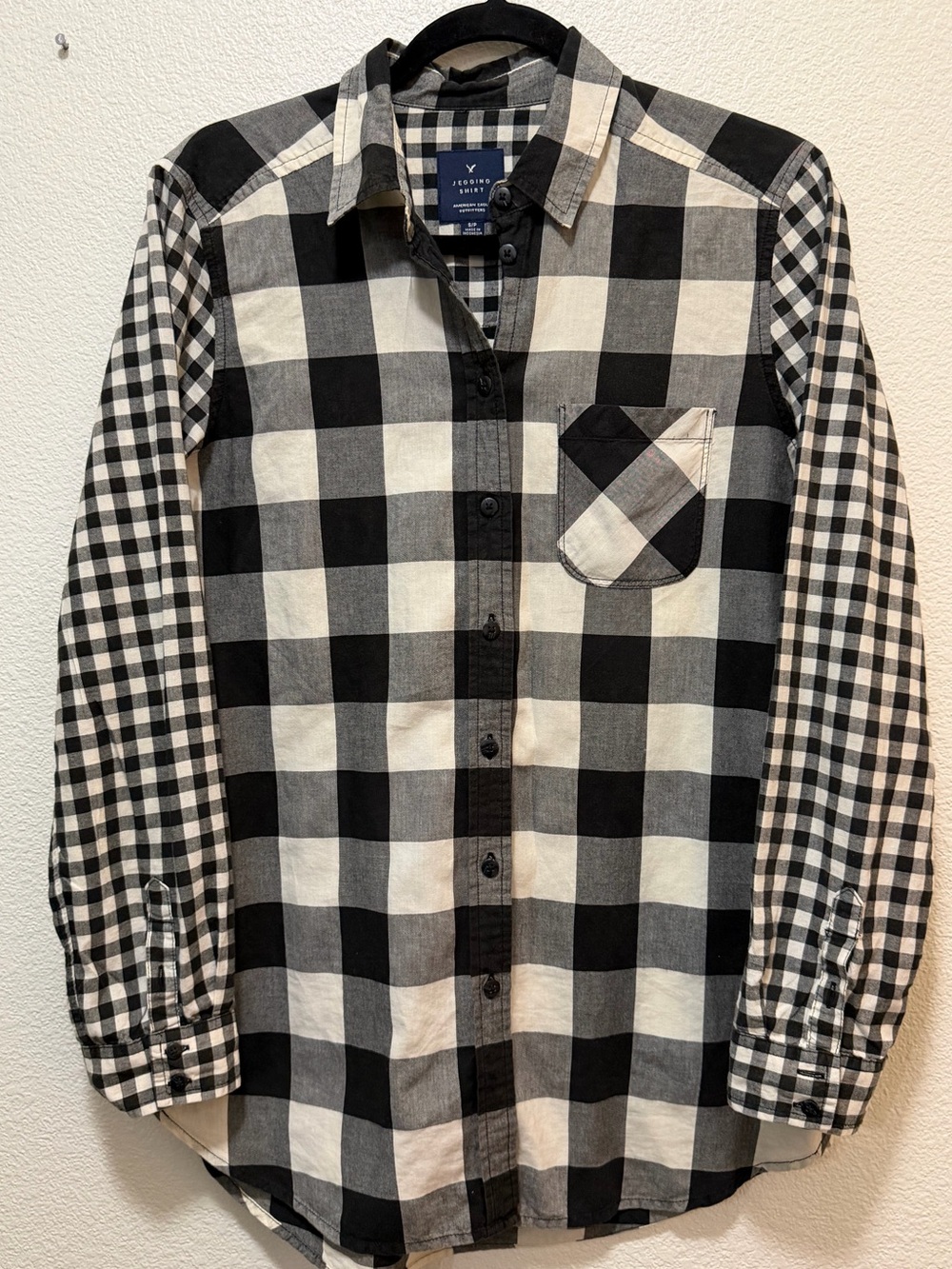 American Eagle "jegging" style button down top, black and ivory plaid, woman's S